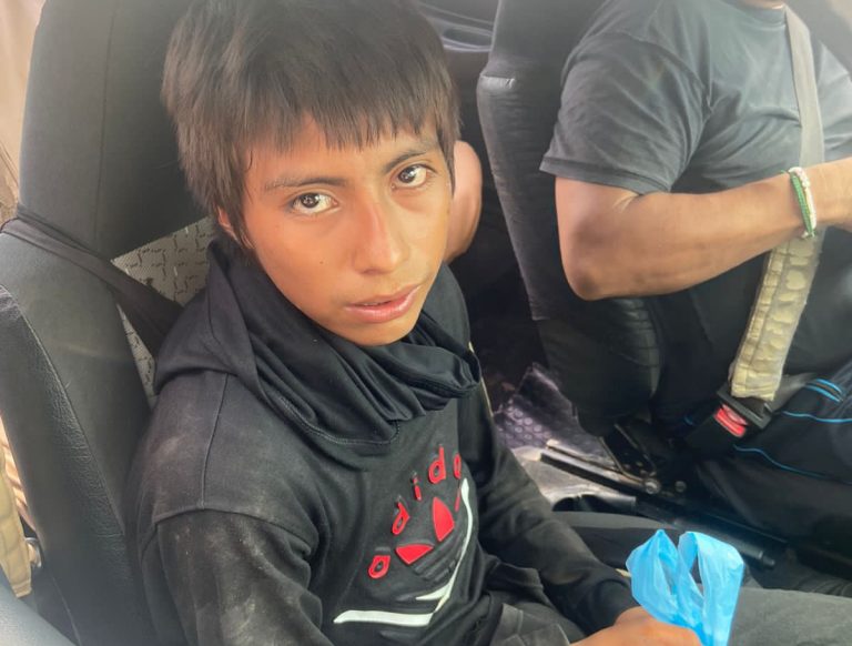¡Ayúdalo! Tiene 17 años, lo trajeron desde Chiapas a Navolato, fue despedido y abandonando