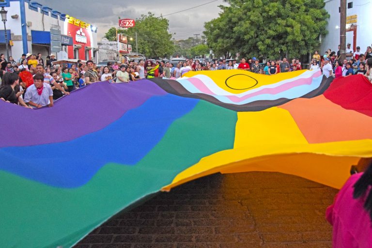 ¡Histórico! Celebra El Fuerte su primera marcha de la Diversidad