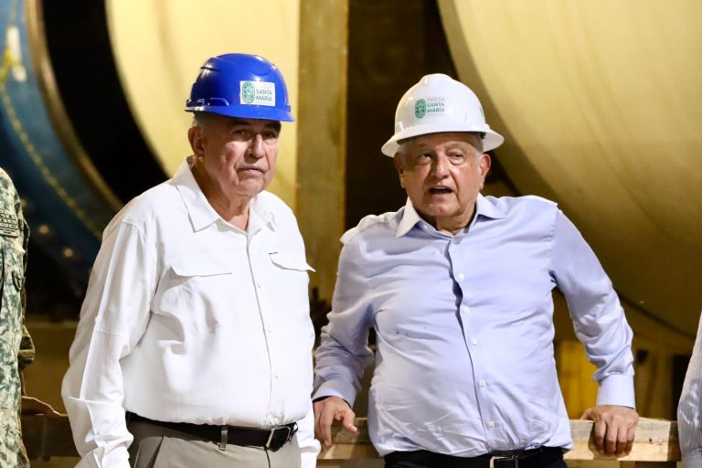 Pone AMLO en operación sistema de riego de la presa Picachos