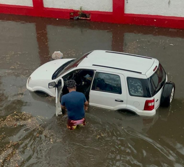 Deja otra vez la lluvia estragos en Mazatlán