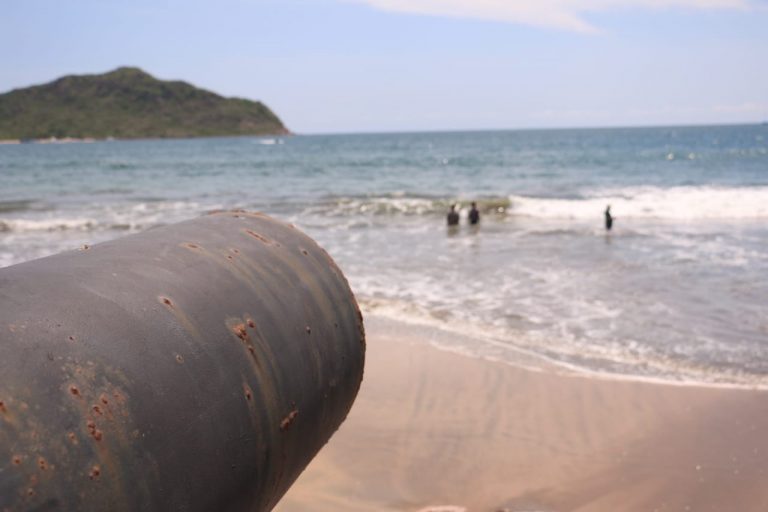 Niega Mazatlán se viertan aguas negras al mar en Zona Dorada