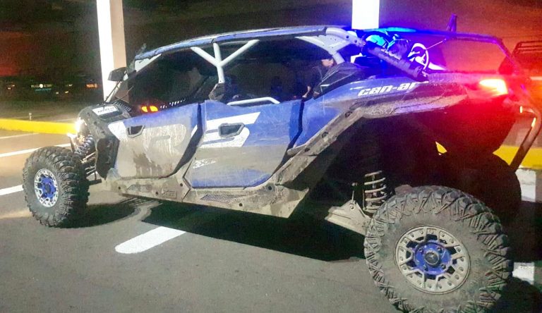 Detienen al conductor del razer tras volcar patrullas en Culiacán