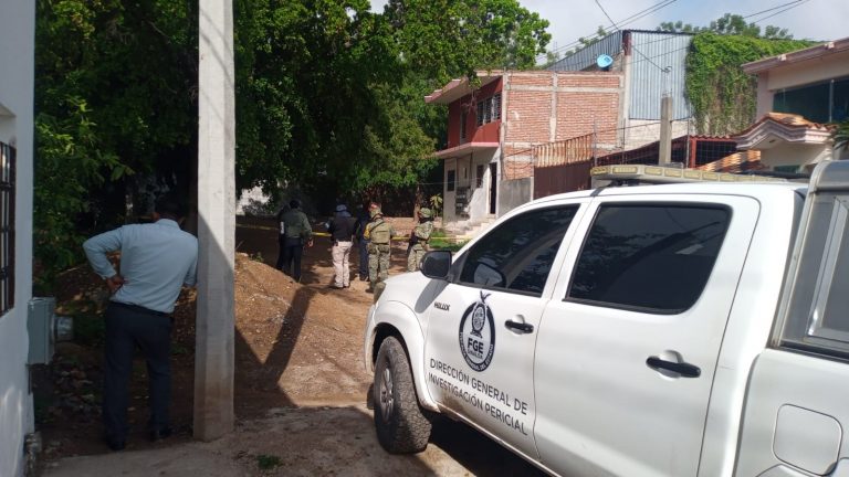 Lo encuentran asesinado con disparos y arma blanca