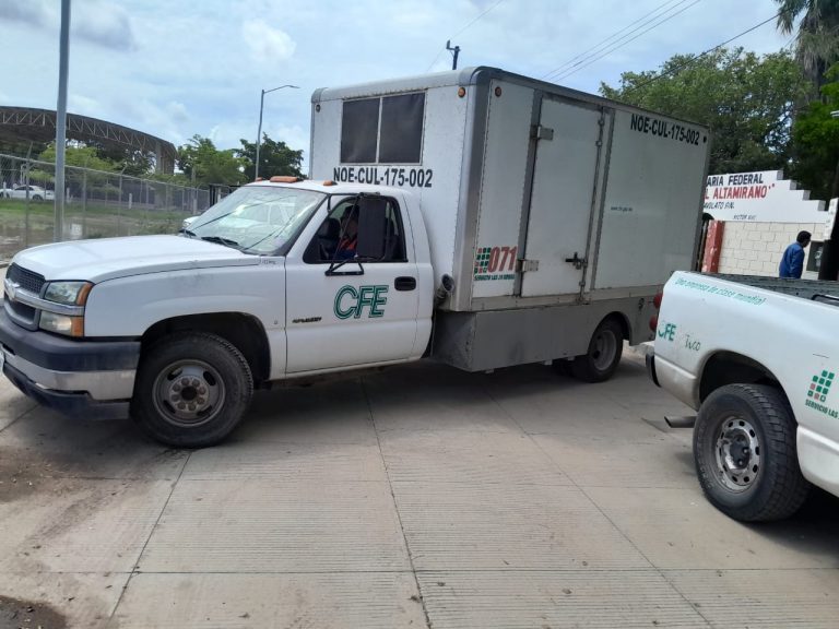 Habilita CFE albergue con luz en Dautillos por desabasto de energía