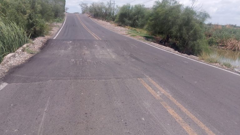 Se hunde tramo de carretera la 12 en Culiacán