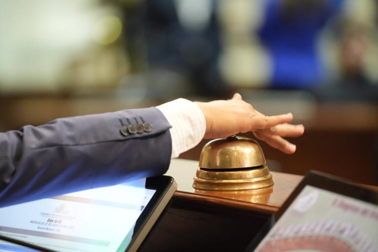 Inician diputados ‘fuego abierto’ contra UAS