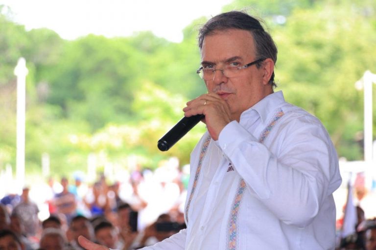 Acusa Ebrard ‘gran desorden’ en encuestas de Morena