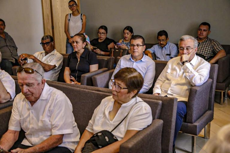 Despiden artistas y gestores culturales al pintor Antonio López Sáenz