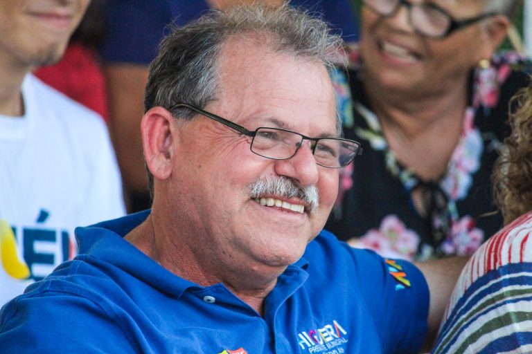 ‘Tumba’ Rocha a Alejandro Higuera a subsecretaría de Turismo