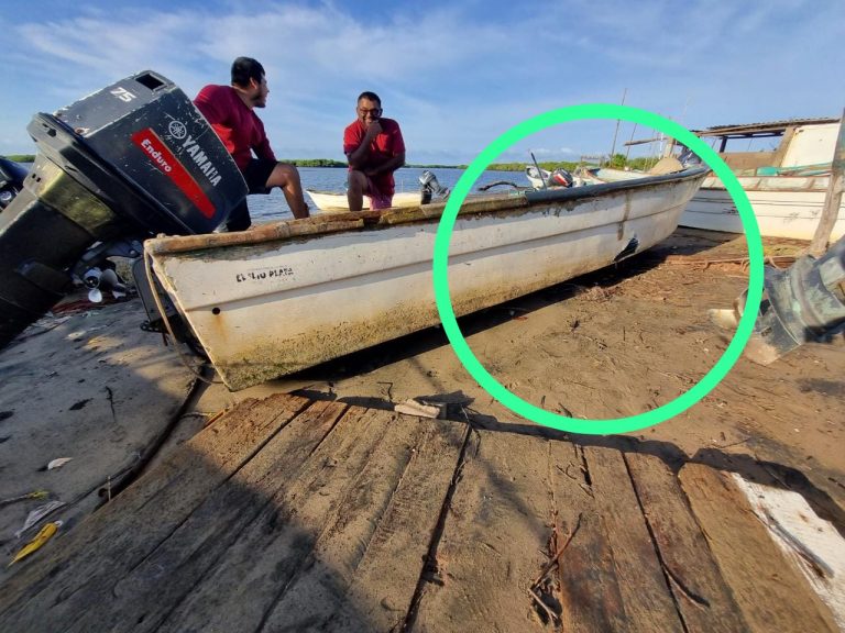 Destruyen olas de 4 metros embarcaciones en Yameto, Navolato