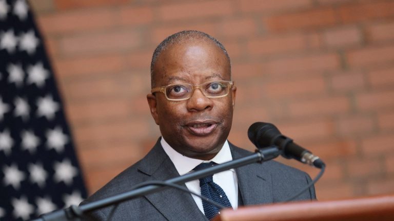 Dice EU que el fentanilo sí se produce en México