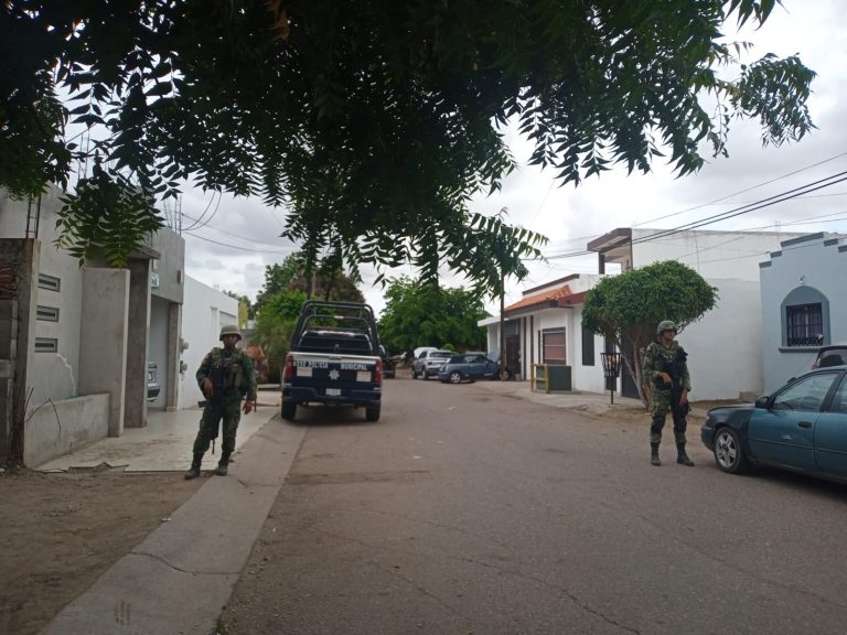 Balean casa y autos a gerente de funeraria en Culiacán