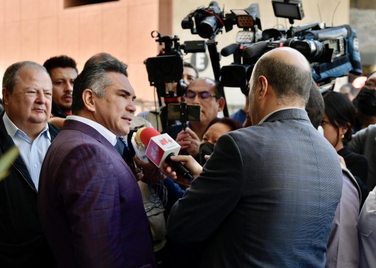 Afirma ‘Alito’ que encuestas no le favorecen a Beatriz Paredes