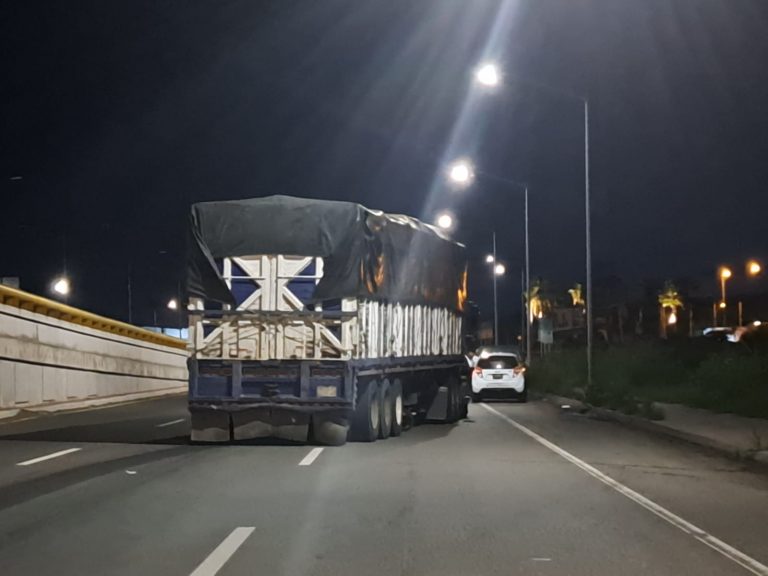 Es motociclista arrollado por un tráiler ‘La Costerita’