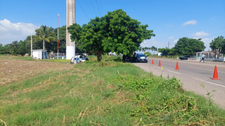 Deja dos muertos accidente en Nochebuena, Navolato