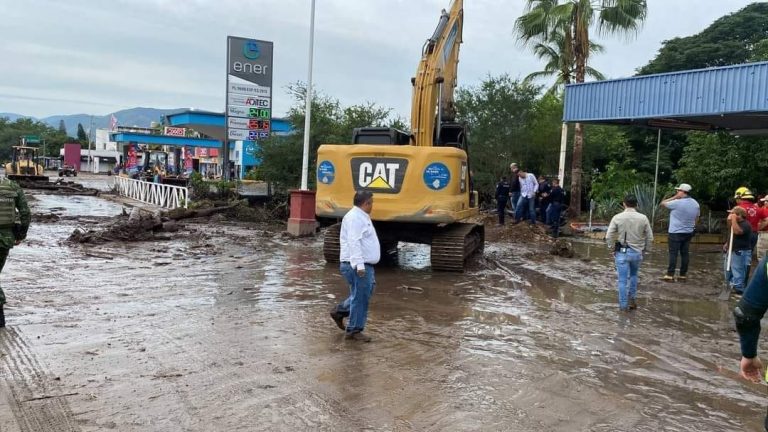 Deja 8 muertos desbordamiento de arroyos en Jalisco