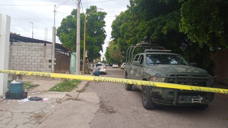 Ejecutan a intendente afuera de primaria en Culiacán