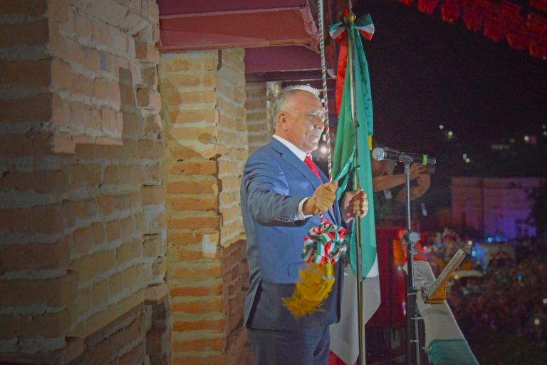 ‘Denuncian’ a alcalde de El Fuerte de autoritario y por violencia