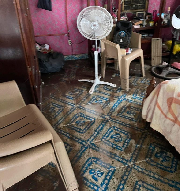 Dejan lluvias pueblos inundados y sin luz en El Rosario