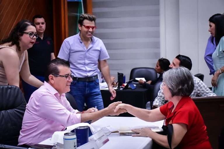 Atiende alcalde 100 peticiones Escuchando a la Gente