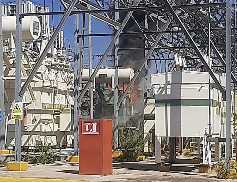Evacuan a 56 niños de guardería por incendio en CFE