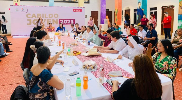 Reclaman estudiantes en Navolato mal servicio de camiones