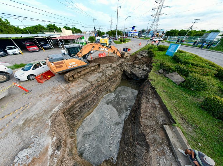 Lucha Mazatlán con socavón de 300 metros