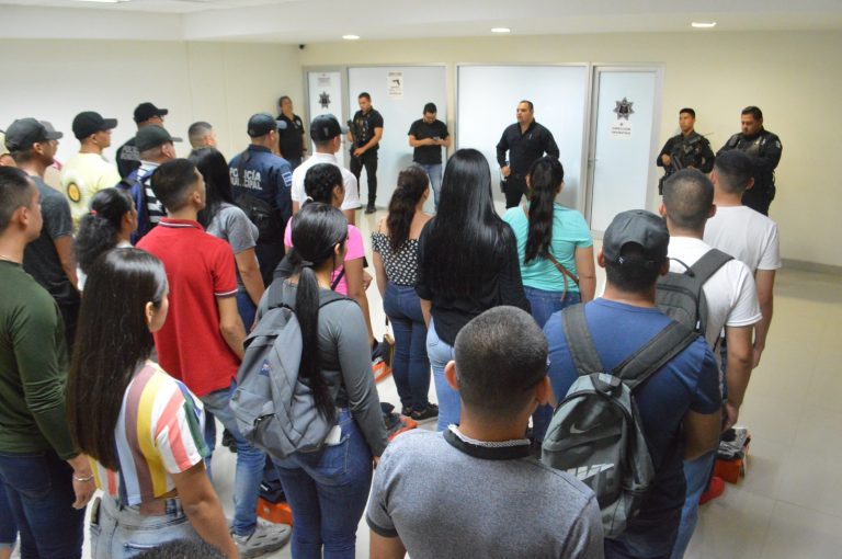 Incorpora Mazatlán 62 nuevos policías previo a Halloween