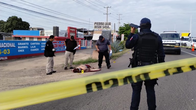 Localizan hombre sin vida sobre la costerita