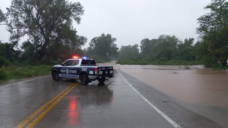 Cierran tramo Quilá-Loma de Redo por desborde del Río San Lorenzo