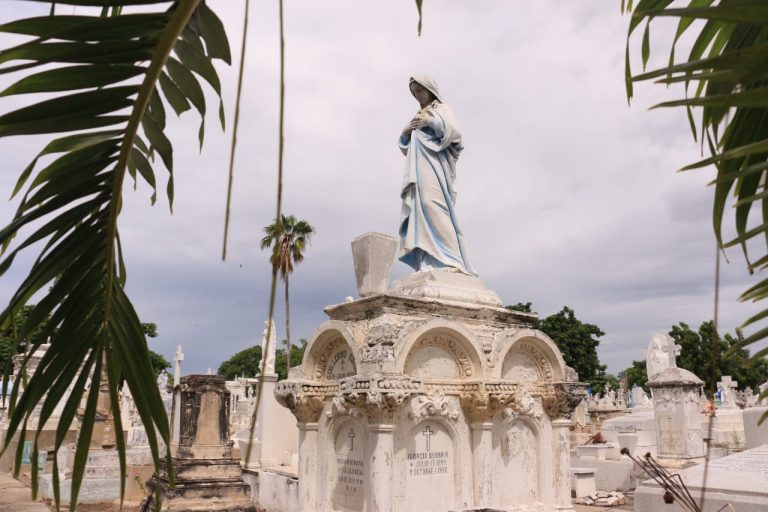 Abrirá Mazatlán panteones sólo de 6 am a 6 pm