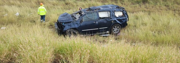 Vuelca camioneta en Maxipista: 2 muertos y 2 heridos