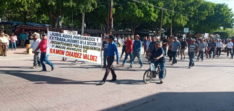 Piden extrabajadores del ingenio de Navolato ayuda al gobernador