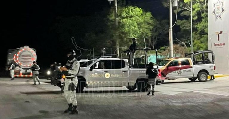 Bloquea grupo armado carretera en Tamaulipas