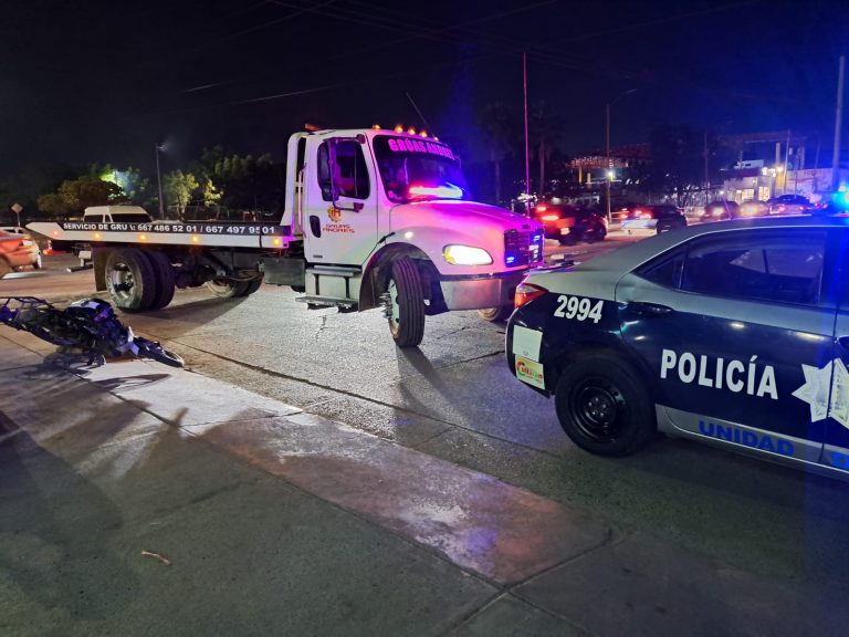 En estado grave motociclista que se impactó con auto