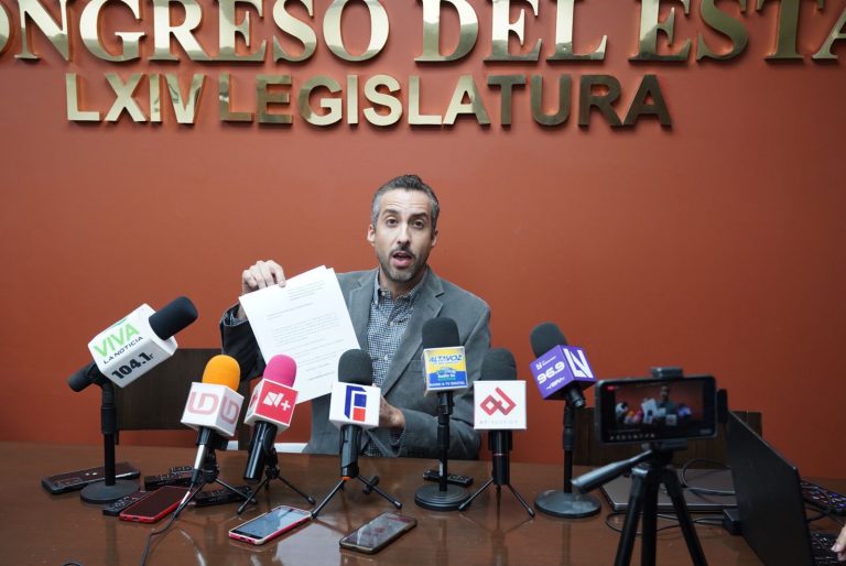Acusan a diputados de actos anticipados de campaña