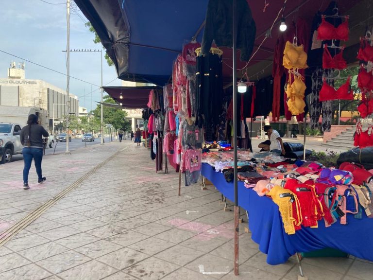Consiente 4T a ambulantes y saturan el Centro de Culiacán
