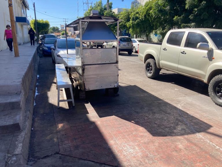 Controlan ambulantes calles en el Centro de Navolato