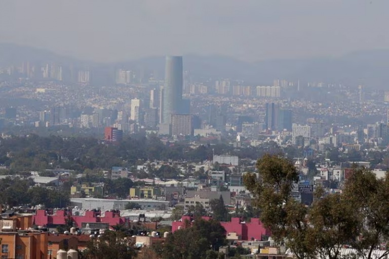 Disparan cohetes mala calidad del aire en CDMX y Edomex