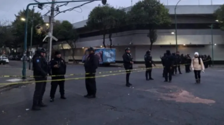 Balacera en CDMX deja 3 policías heridos y un civil muerto