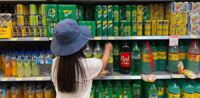 Actualizan aumentos a gasolinas, cigarros y refrescos