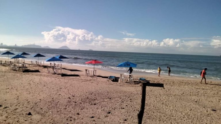 Superan playas de Mazatlán esta semana los 16 mil bañistas