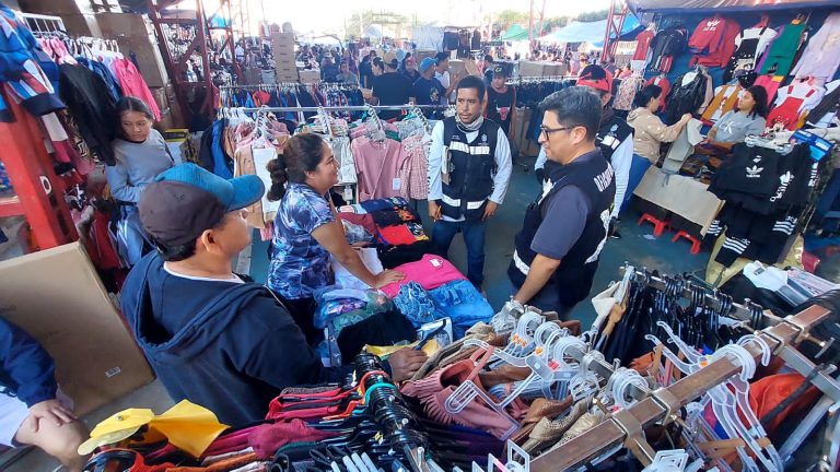 Atrae Navidad aumento de clientes en tianguis