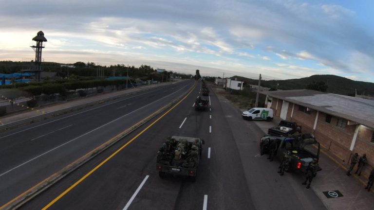 Reportan bloqueo en la carretera Culiacán-Eldorado