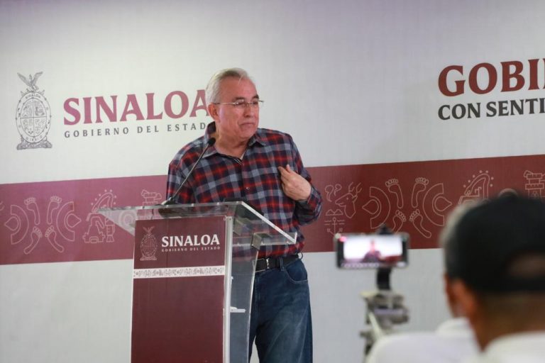 Promete Rocha aguinaldo a la UAS: yo lo conseguí