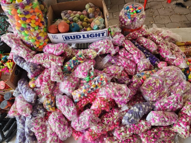 Incauta Culiacán 100 kilos de cohetes, la mayoría en tienditas