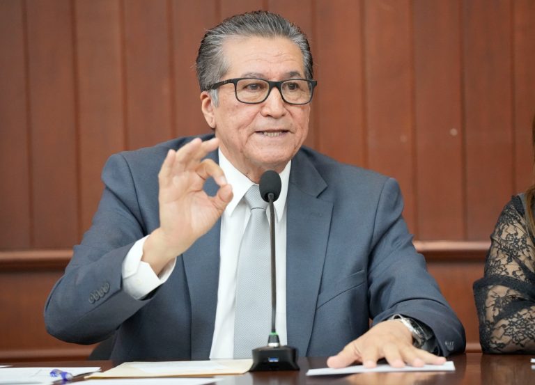 Prometen ‘esculque’ a secretarios de Rocha previo a su salida