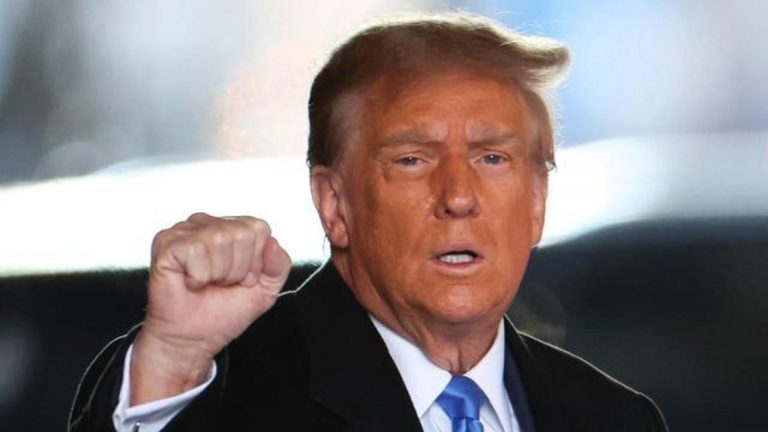 Aplazan juicio de difamación contra Trump