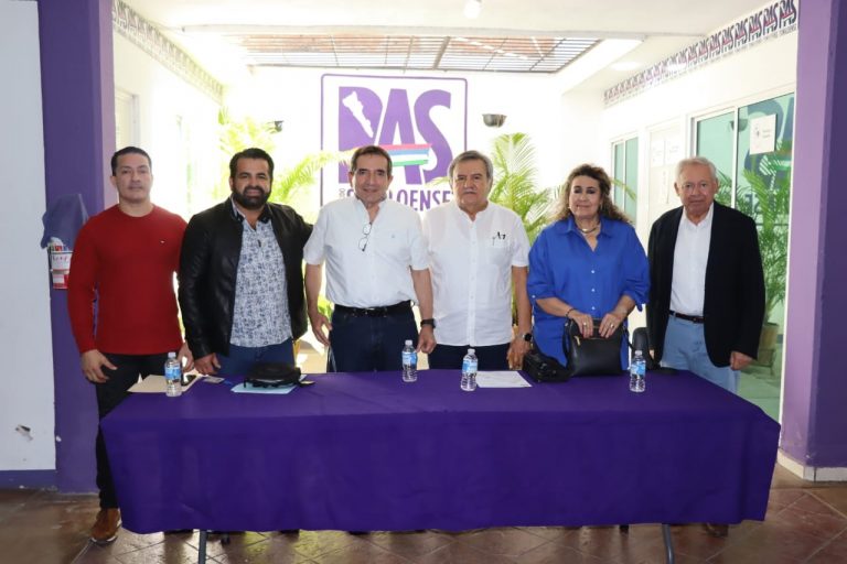 Suma PAS a exalcalde y maestros de Somos Más Que 53