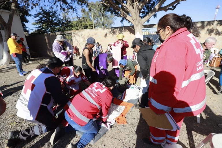 El camión se quedó sin frenos; van 3 jornaleros al hospital